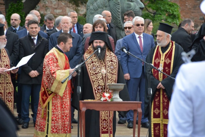 Отслужен бе молебен по повод Деня на храбростта и българската армия пред Патриаршеската катедрала