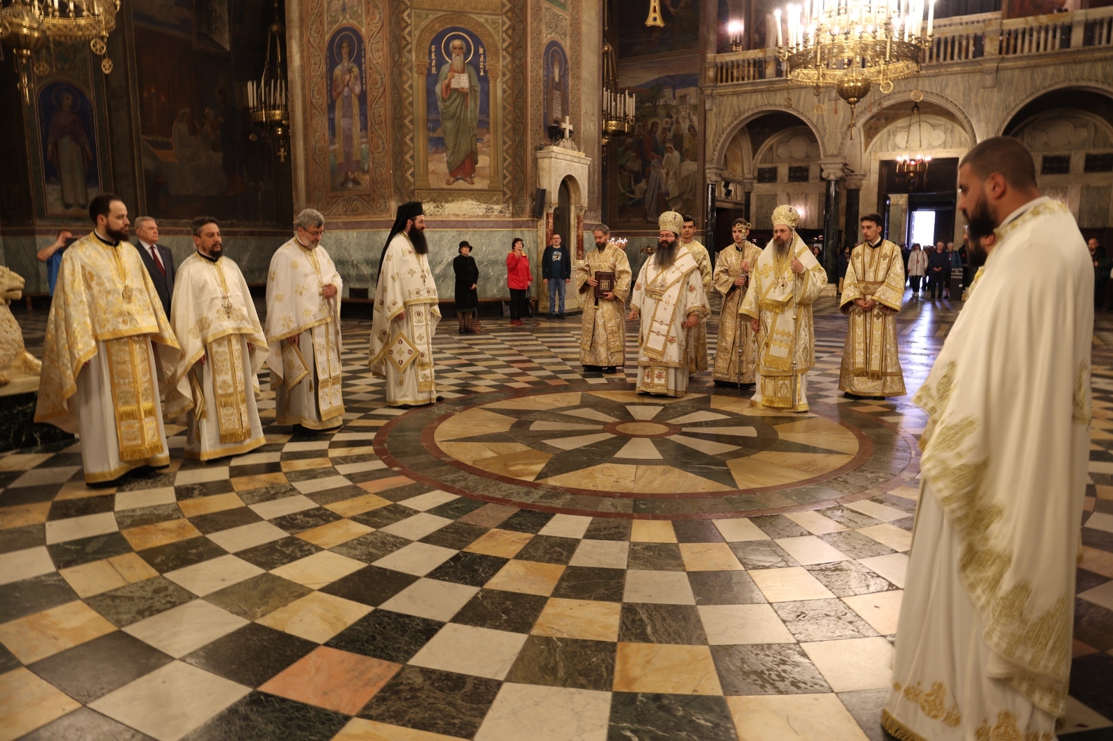 Архиерейска света Литургия и молебен по повод изпълването на седемдесет и една години от възстановяването на Българската патриаршия